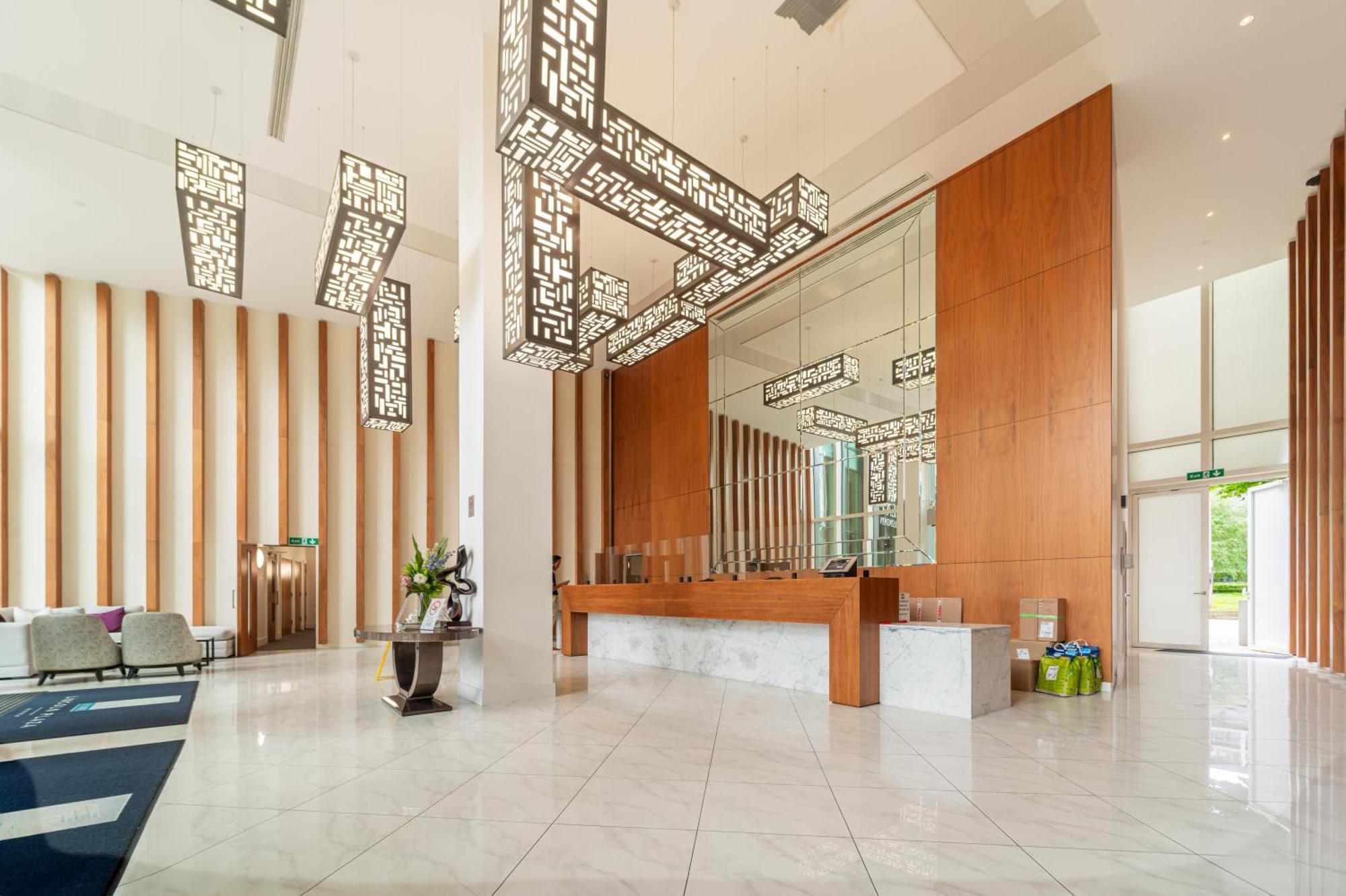 Stylish And Comfortable Canary Wharf Apartment Perfect For Long Stays London Exteriör bild